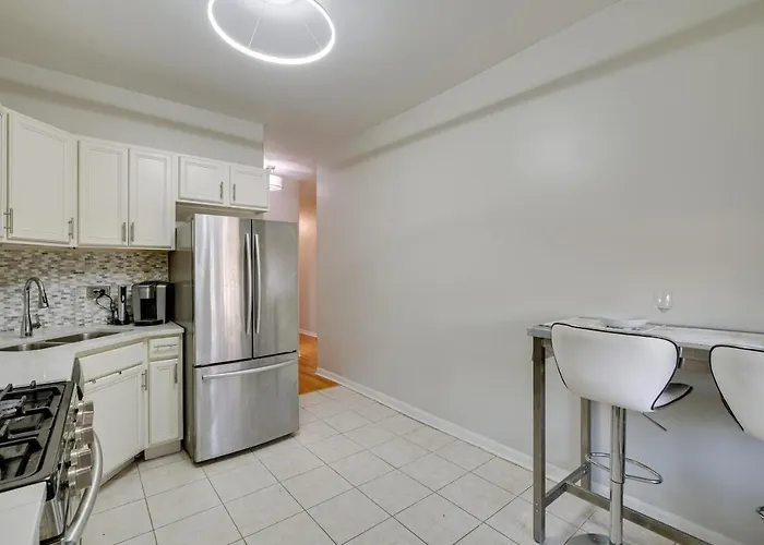 6 Mi To Dtwn Pet-friendly Apartment Chicago