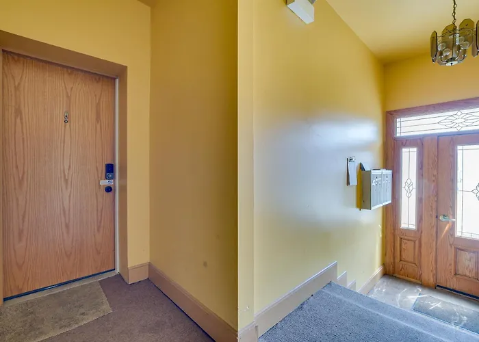 6 Mi To Dtwn Pet-friendly Apartment